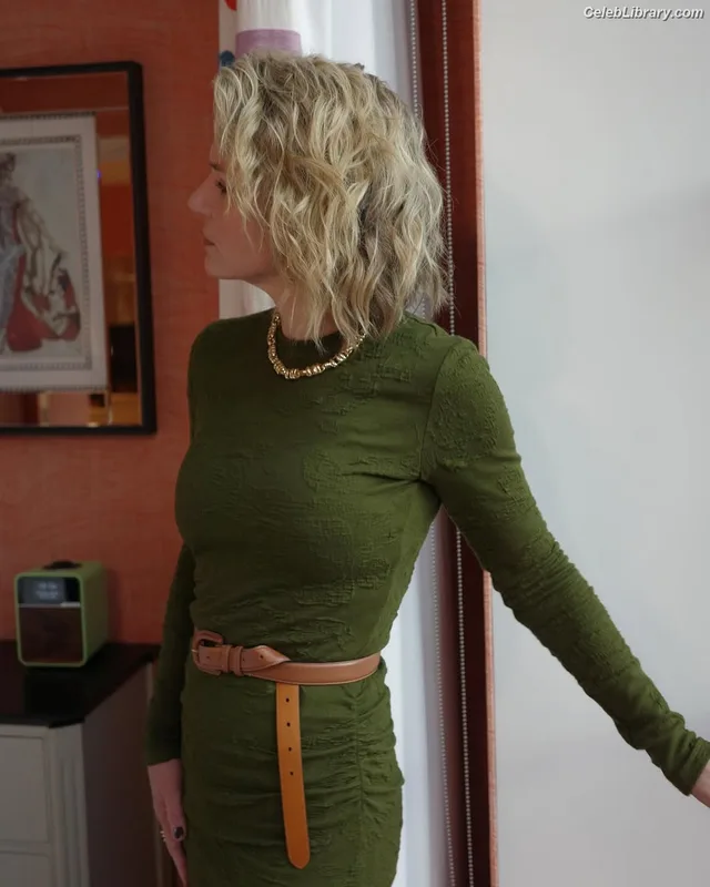 Rhea Seehorn photo 7 of 403