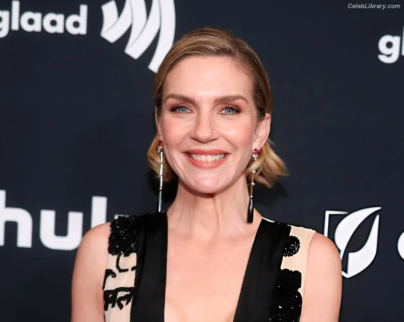 Rhea Seehorn photo 15 of 403