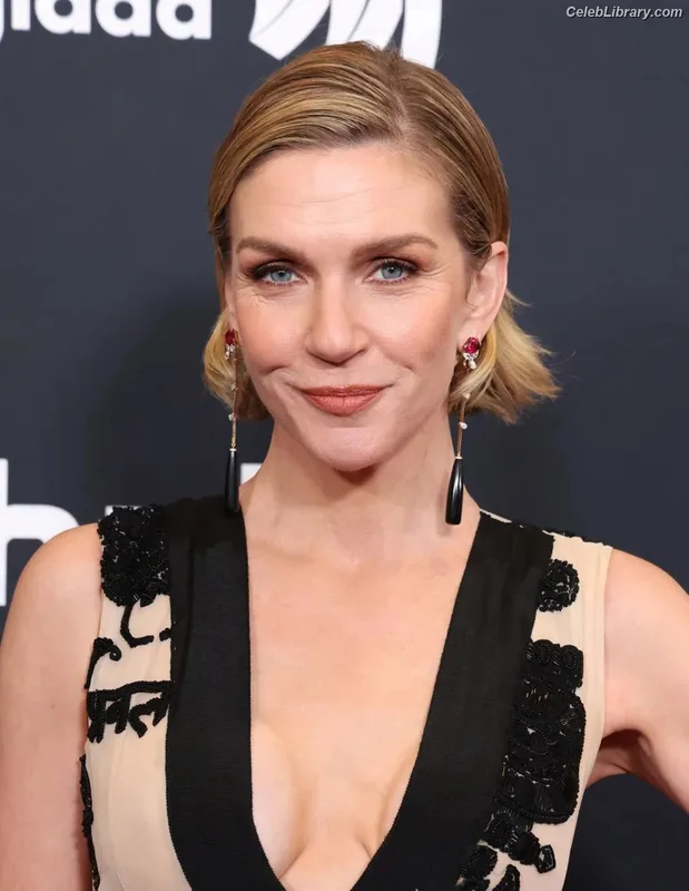 Rhea Seehorn photo 18 of 403