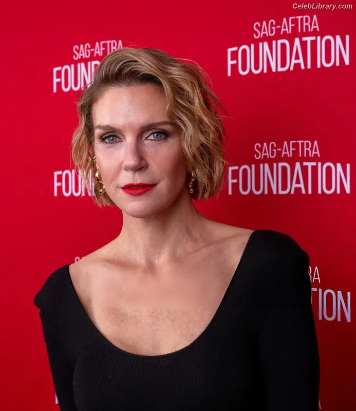 Rhea Seehorn photo 10 of 403