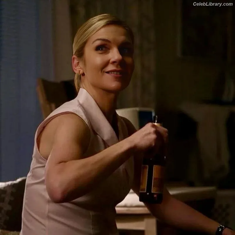 Rhea Seehorn photo 18 of 403