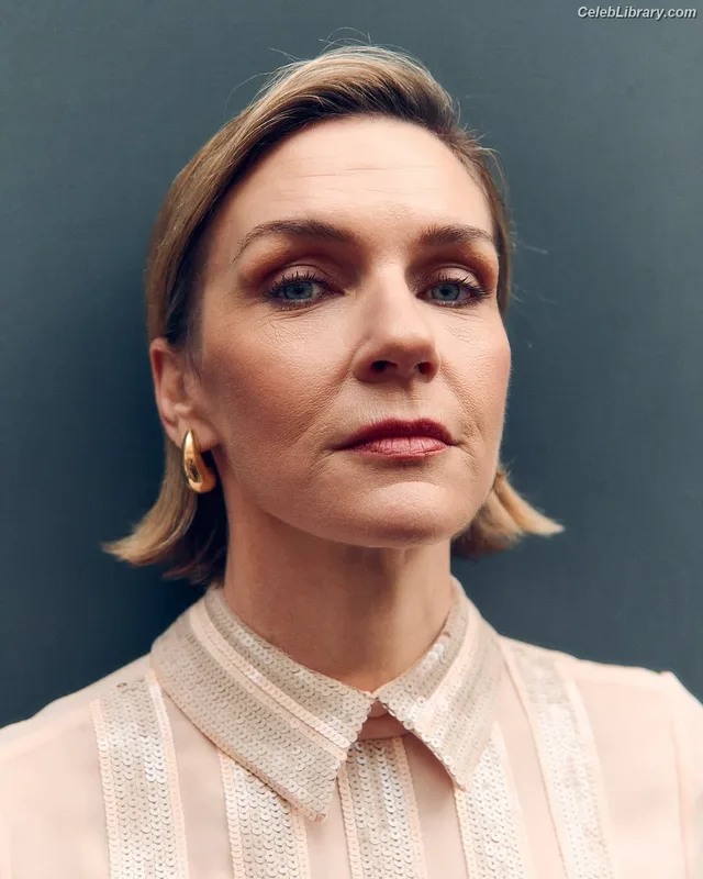 Rhea Seehorn photo 11 of 403