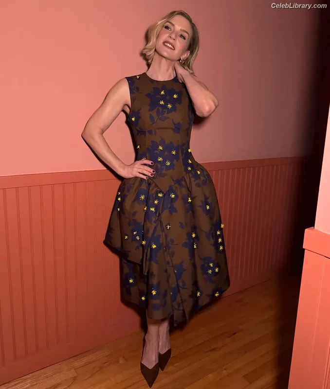 Rhea Seehorn photo 18 of 403