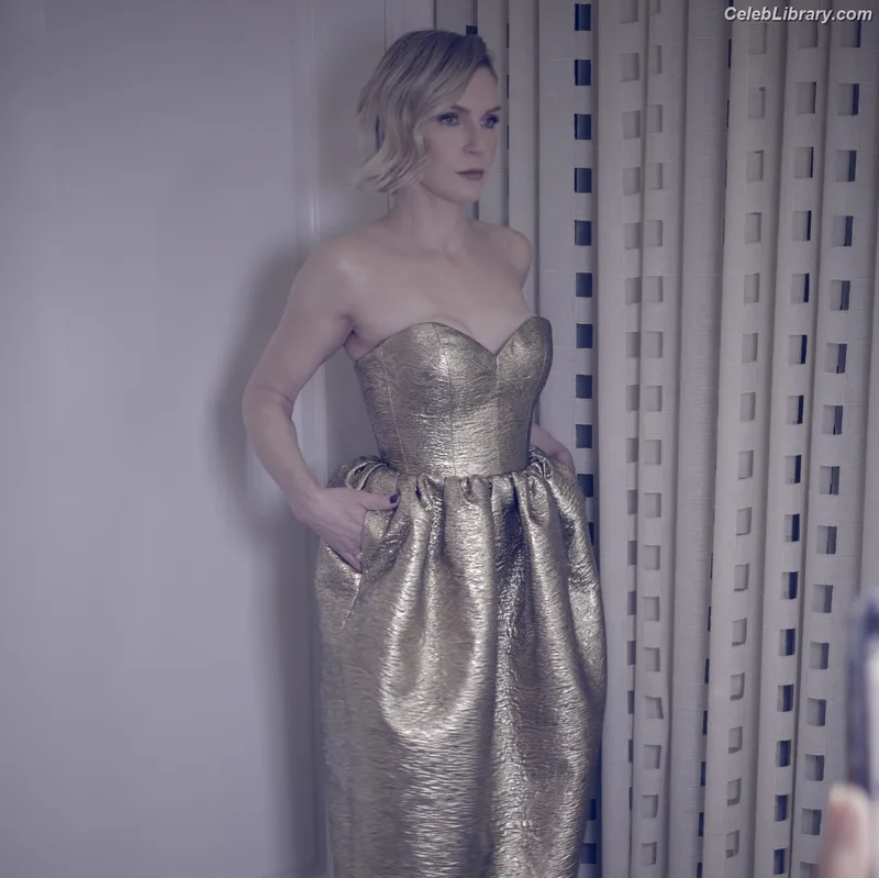 Rhea Seehorn photo 7 of 403