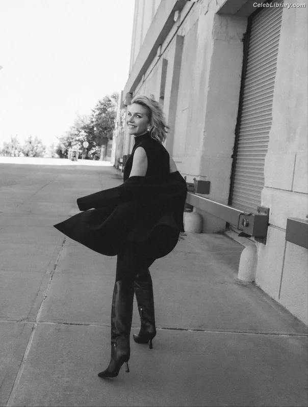 Rhea Seehorn photo 17 of 403