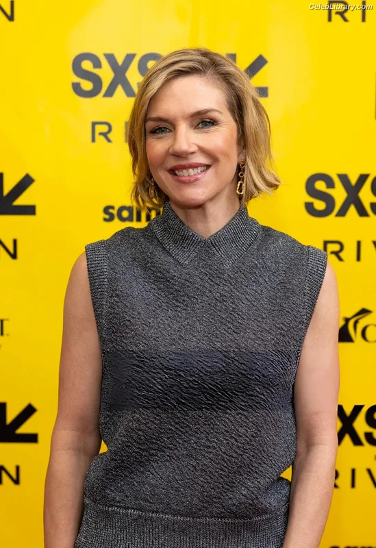 Rhea Seehorn photo 19 of 403