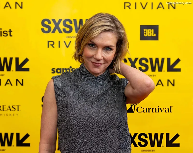 Rhea Seehorn photo 20 of 403