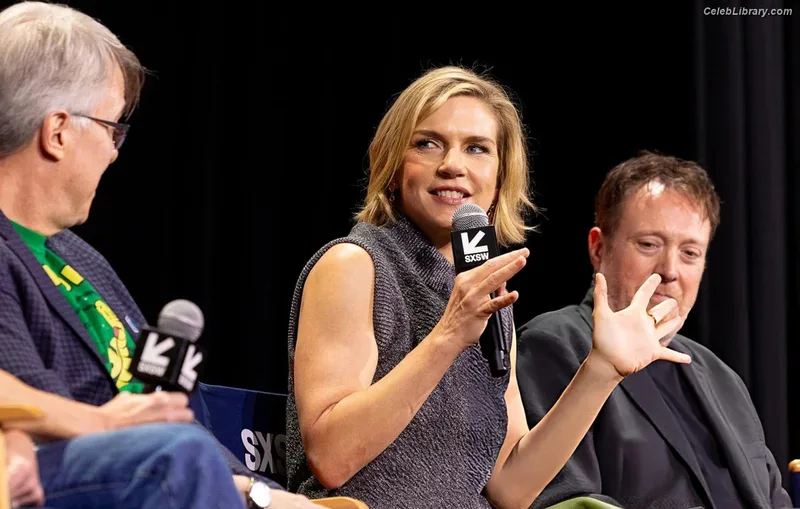 Rhea Seehorn photo 22 of 403