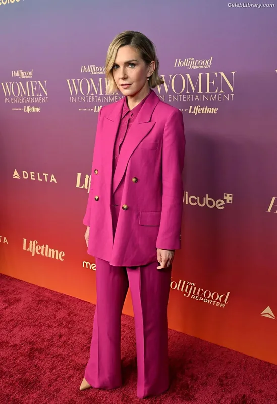 Rhea Seehorn photo 16 of 403