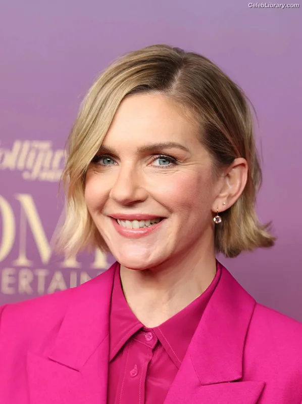 Rhea Seehorn photo 18 of 403