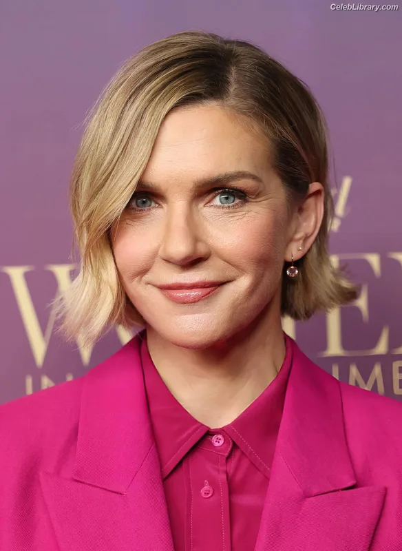Rhea Seehorn photo 20 of 403