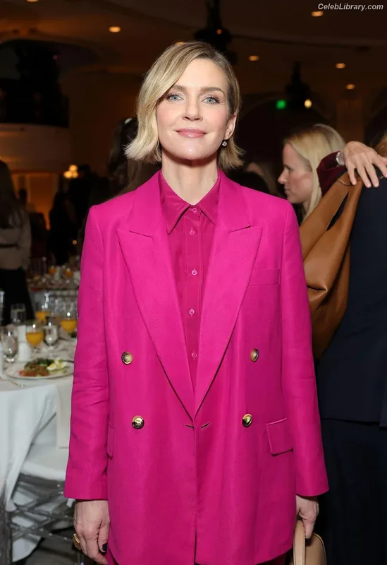 Rhea Seehorn photo 21 of 403