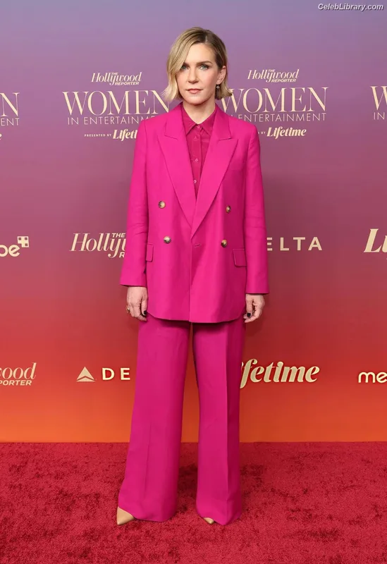 Rhea Seehorn photo 22 of 403