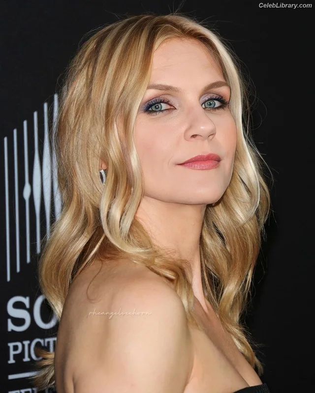 Rhea Seehorn photo 12 of 403