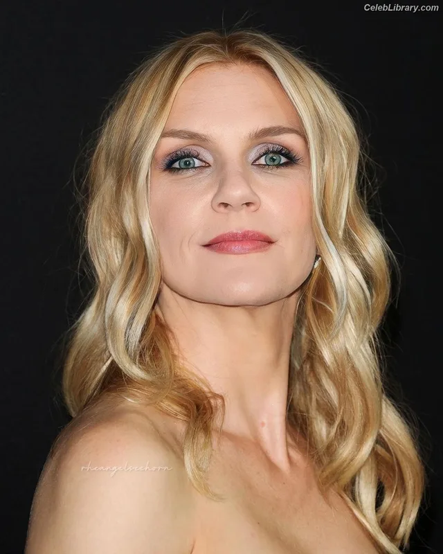 Rhea Seehorn photo 13 of 403