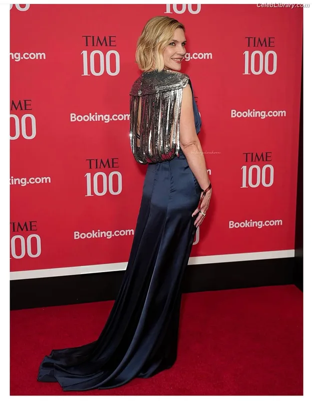 Rhea Seehorn photo 9 of 403