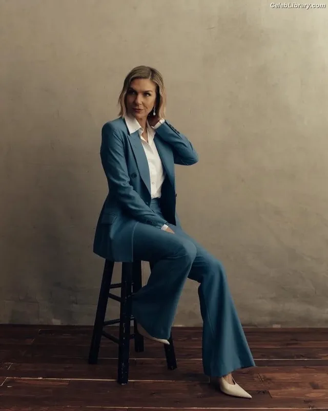Rhea Seehorn photo 12 of 403