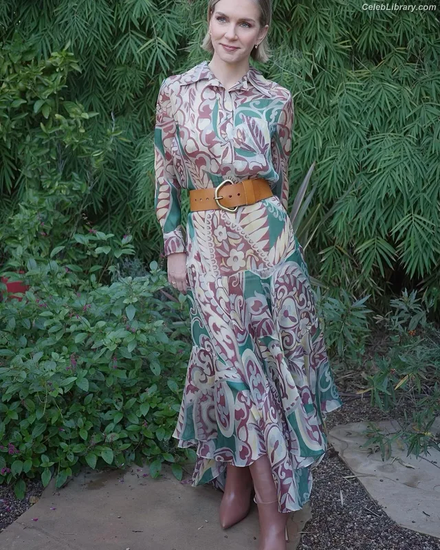 Rhea Seehorn photo 21 of 403