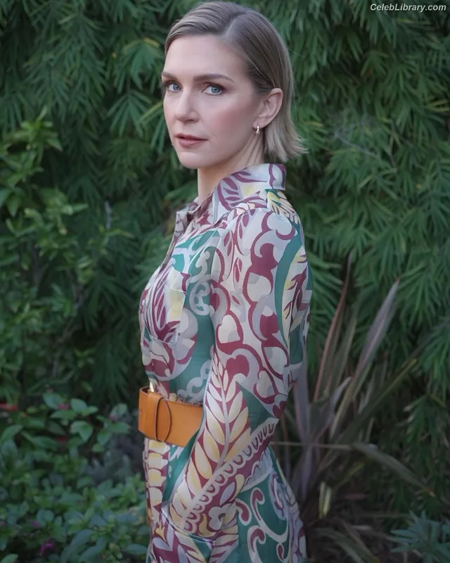 Rhea Seehorn photo 22 of 403
