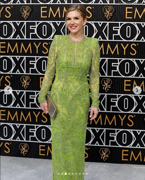 Rhea Seehorn photo 11 of 403