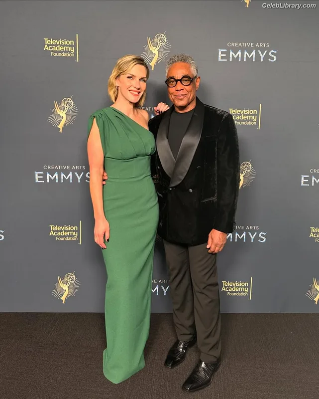 Rhea Seehorn photo 5 of 403