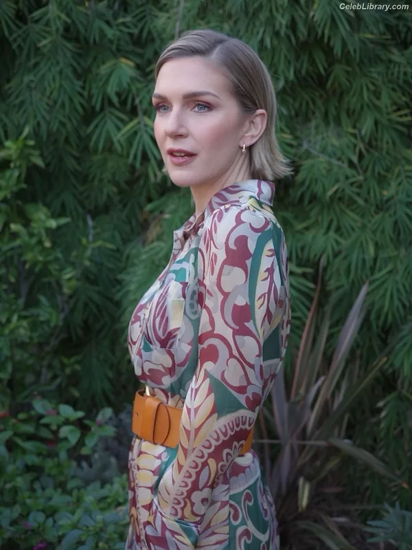 Rhea Seehorn photo 14 of 403