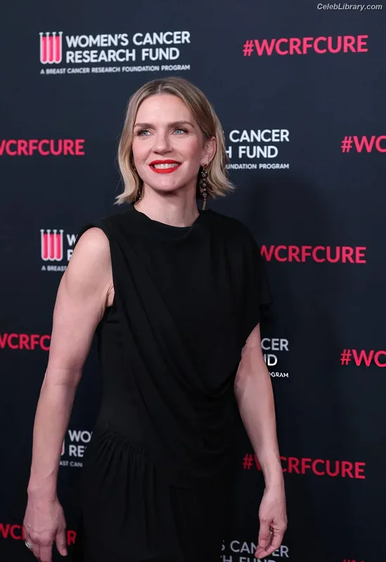 Rhea Seehorn photo 15 of 403