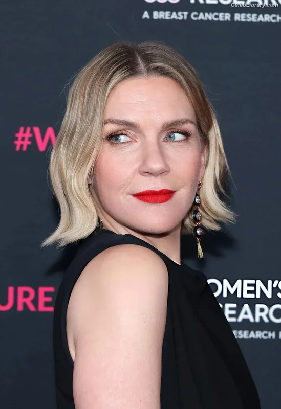 Rhea Seehorn photo 16 of 403
