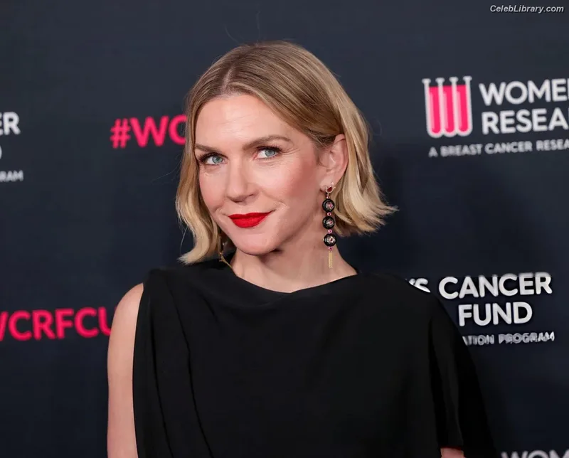 Rhea Seehorn photo 17 of 403