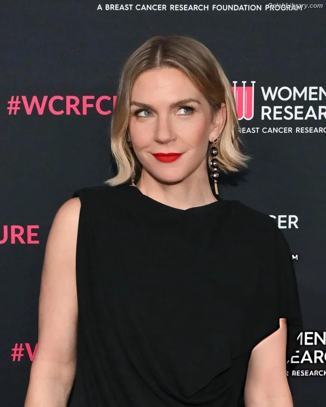 Rhea Seehorn photo 20 of 403