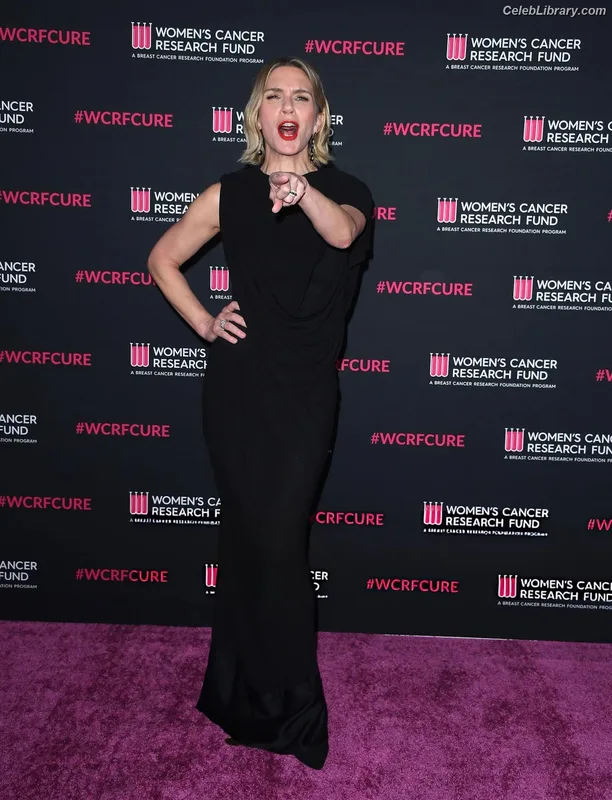 Rhea Seehorn photo 22 of 403