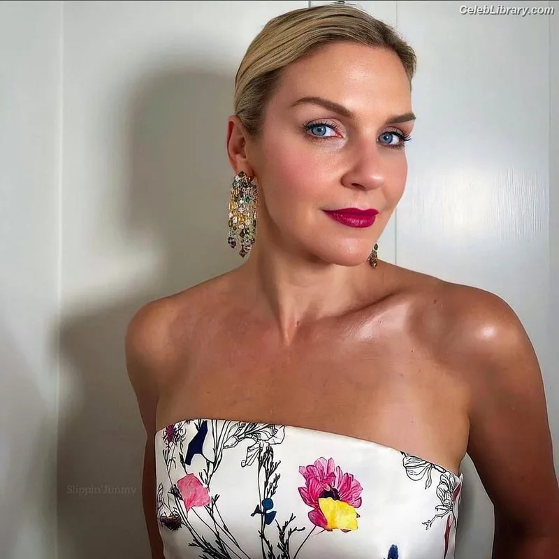Rhea Seehorn photo 24 of 403