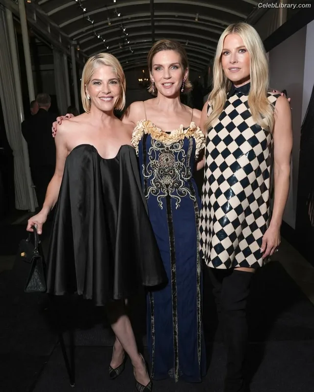 Rhea Seehorn photo 2 of 403