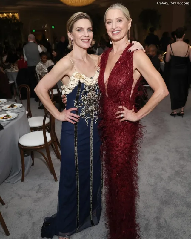 Rhea Seehorn photo 3 of 403