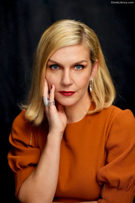 Rhea Seehorn photo 17 of 403