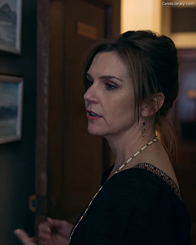 Rhea Seehorn photo 1 of 403
