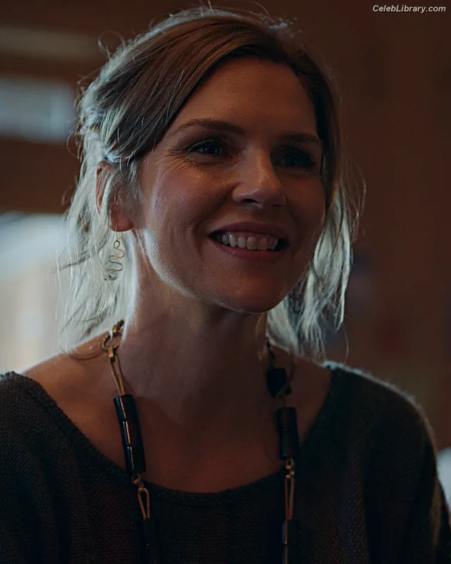 Rhea Seehorn photo 2 of 403