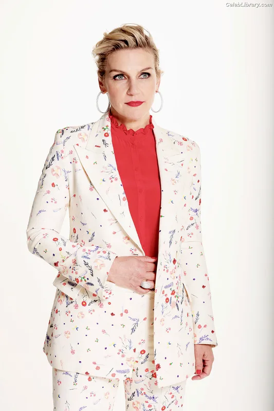 Rhea Seehorn photo 9 of 403