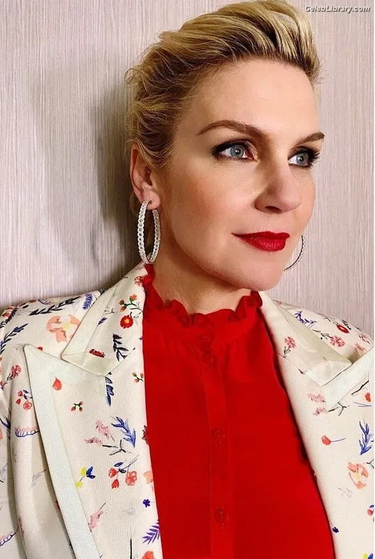 Rhea Seehorn photo 10 of 403