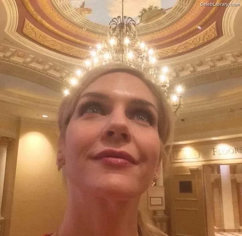 Rhea Seehorn photo 4 of 403