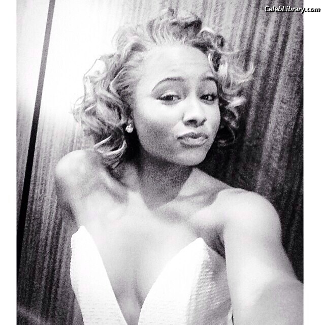 Rhyon Nicole Brown photo 2 of 102