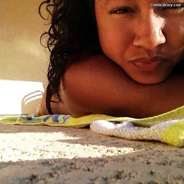 Rhyon Nicole Brown photo 5 of 102