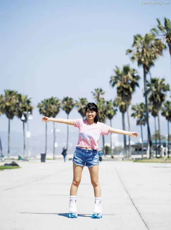 Rikako Aida photo 8 of 238