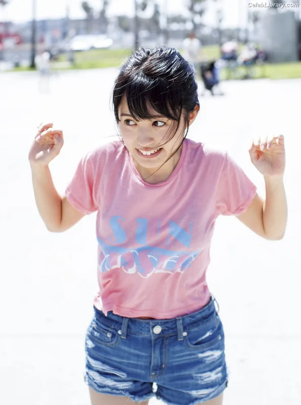 Rikako Aida photo 10 of 238