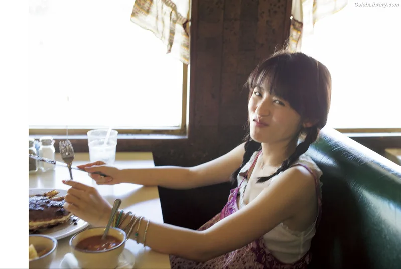 Rikako Aida photo 6 of 238