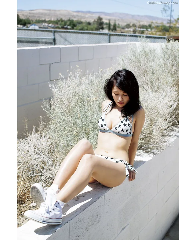 Rikako Aida photo 6 of 238