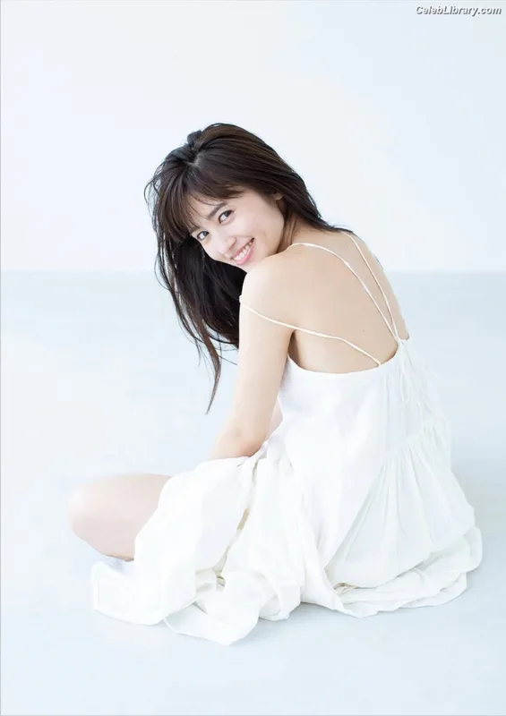 Rikako Aida photo 4 of 238