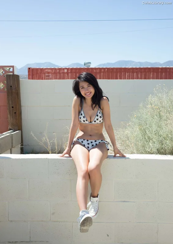 Rikako Aida photo 1 of 238