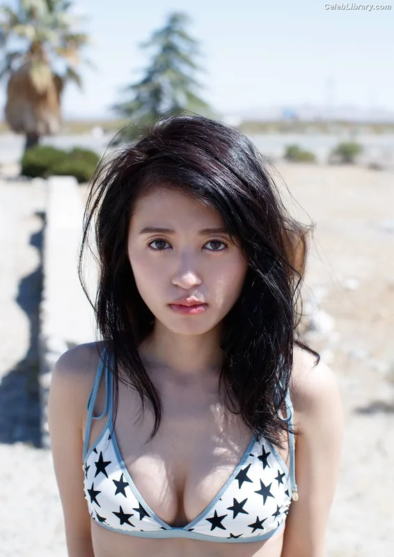 Rikako Aida photo 9 of 238