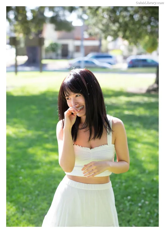 Rikako Aida photo 2 of 238